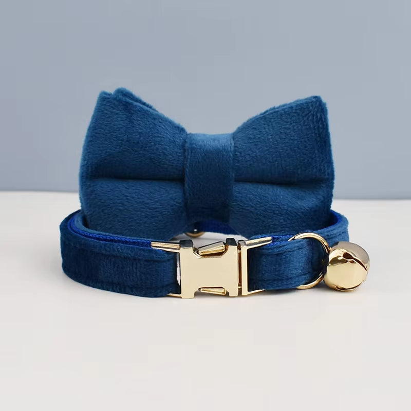 Velvet Royal kattenhalsband met belletje Strik blauw