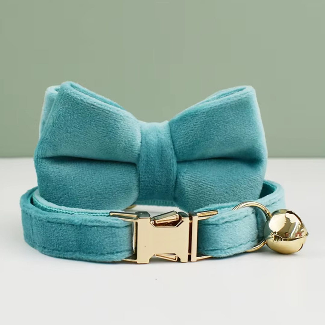 Velvet Royal kattenhalsband met Belletje & verwijderbare Strik groen