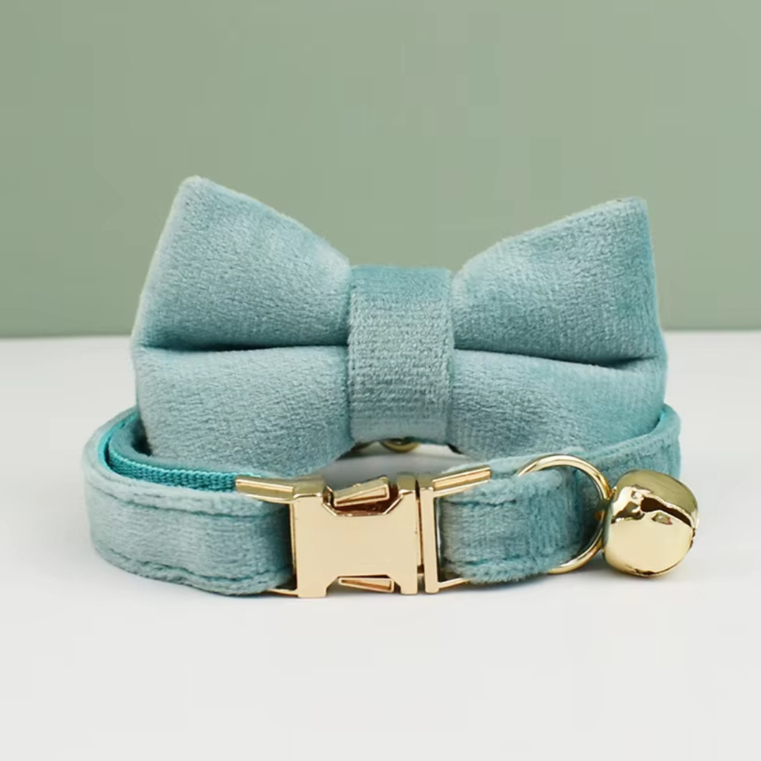 Velvet Royal kattenhalsband met Belletje & verwijderbare Strik groen