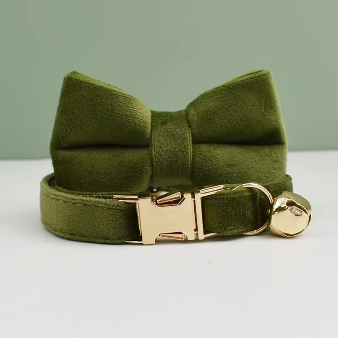 Velvet Royal kattenhalsband met Belletje & verwijderbare Strik groen
