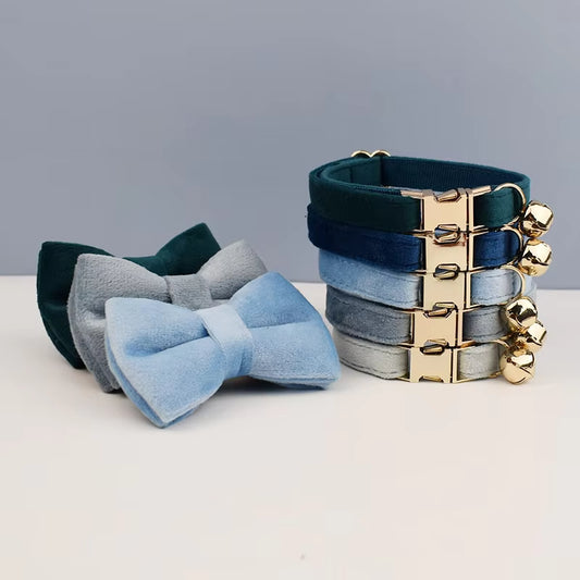 Velvet Royal kattenhalsband met belletje Strik blauw