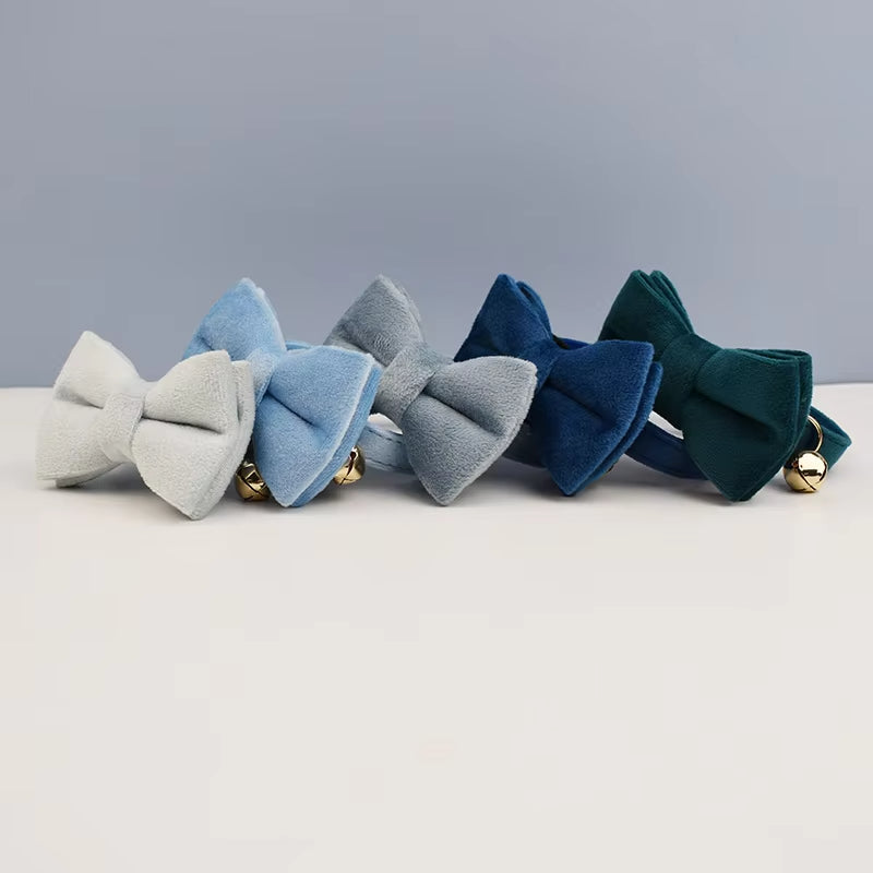 Velvet Royal kattenhalsband met belletje Strik blauw