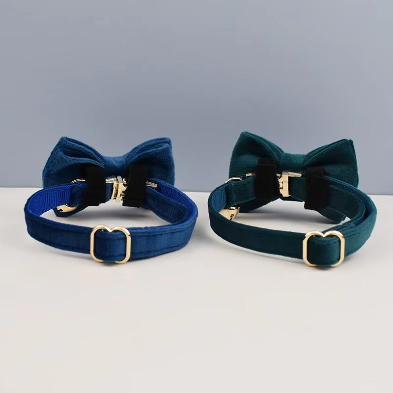 Velvet Royal kattenhalsband met belletje Strik blauw