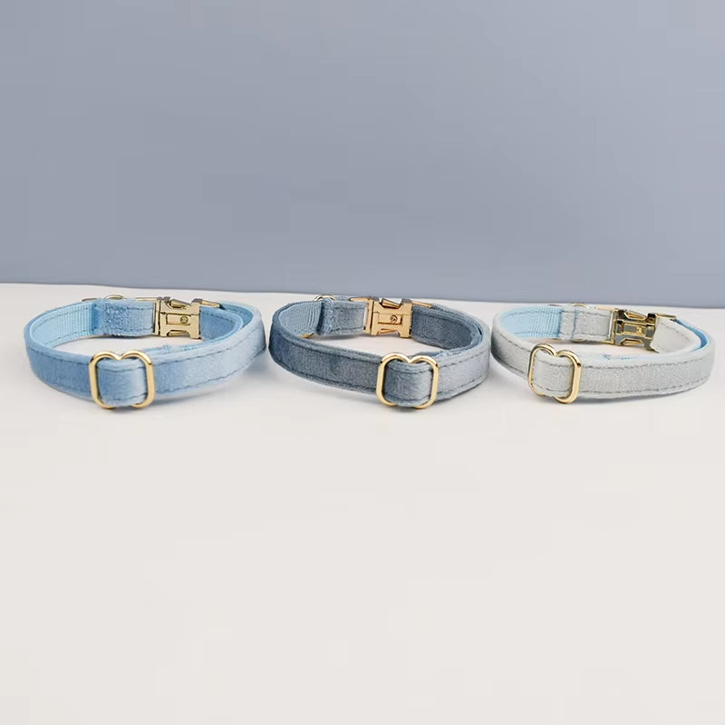 Velvet Royal kattenhalsband met belletje Strik blauw