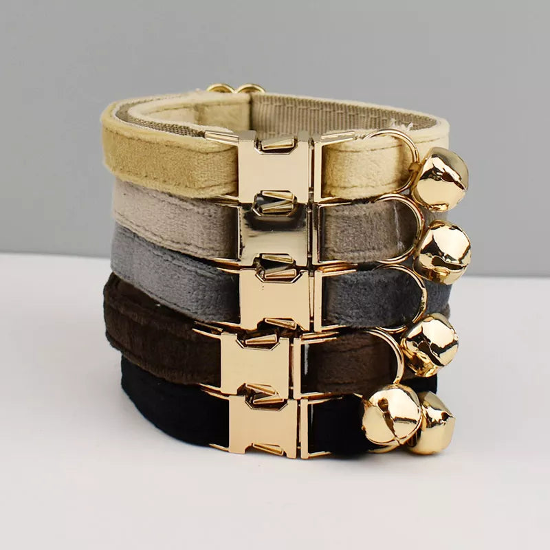 Velvet Royal kattenhalsband met Belletje en verwijderbare Strik