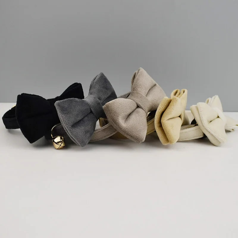 Velvet Royal kattenhalsband met Belletje en verwijderbare Strik