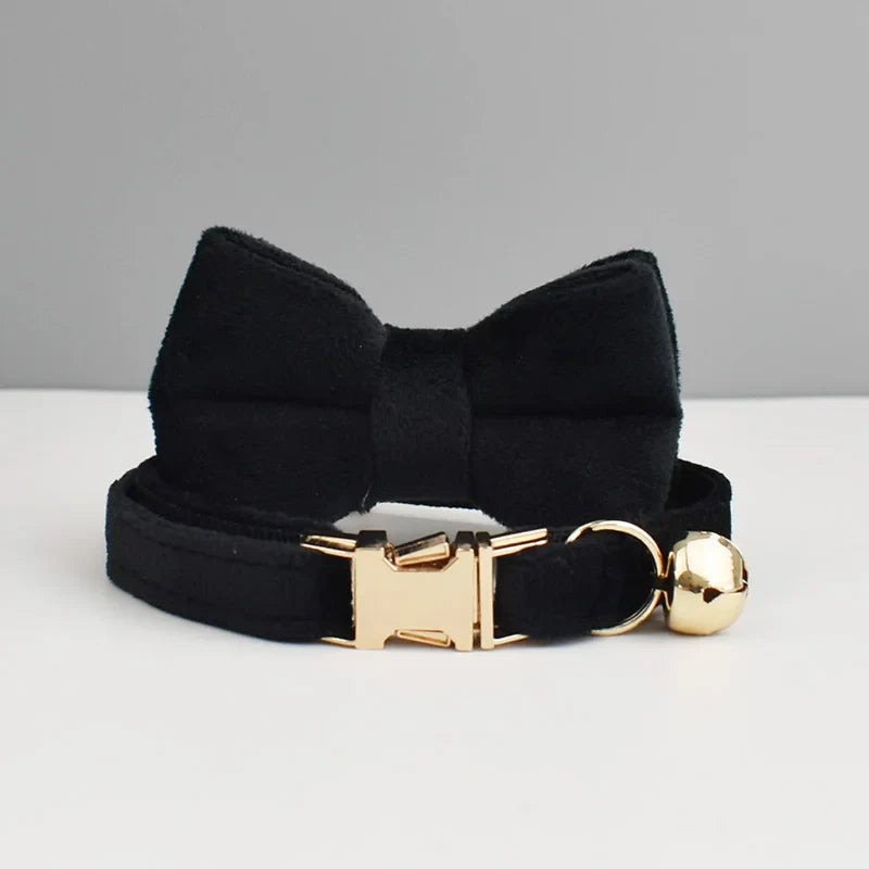 Velvet Royal kattenhalsband met Belletje en verwijderbare Strik