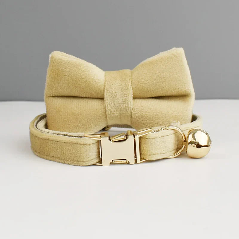 Velvet Royal kattenhalsband met Belletje en verwijderbare Strik