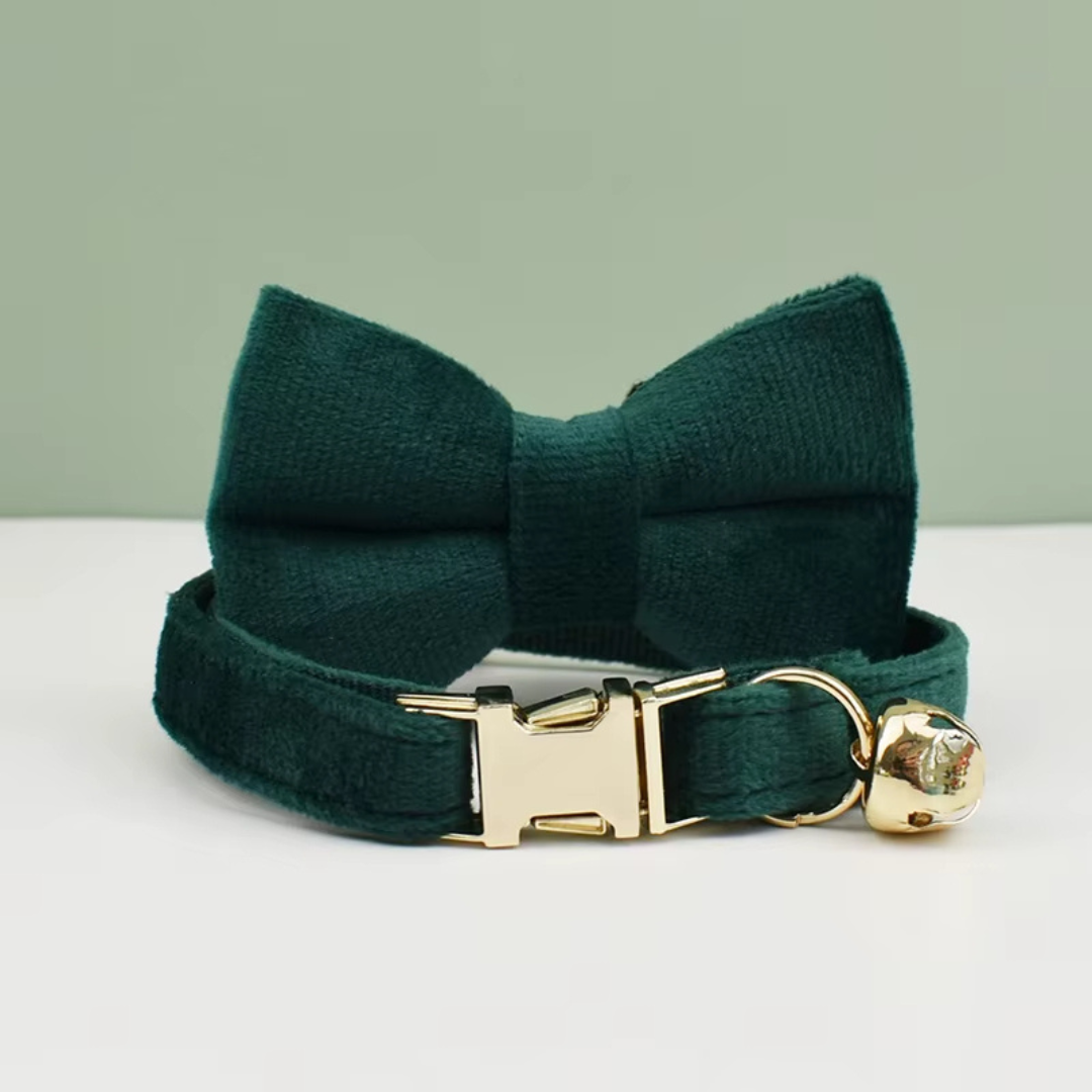 Velvet Royal kattenhalsband met Belletje & verwijderbare Strik groen